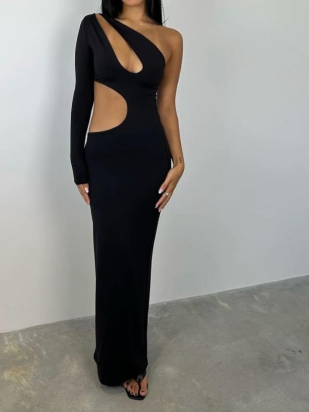 Meshki Joyce Once Shoulder Cut Out Maxi Dress in Black Sz s